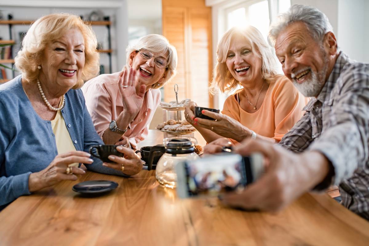 Digital fit im Alter: Smartphone, Online-Banking und Video-A